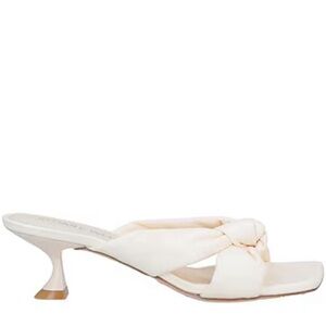 STUART WEITZMAN
Sandals Cream USED size 8